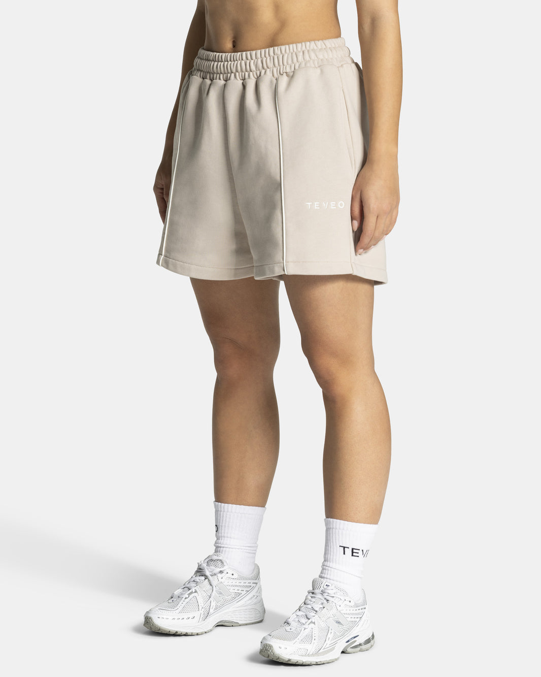 Contrastline Oversized Shorts ‘Cream’