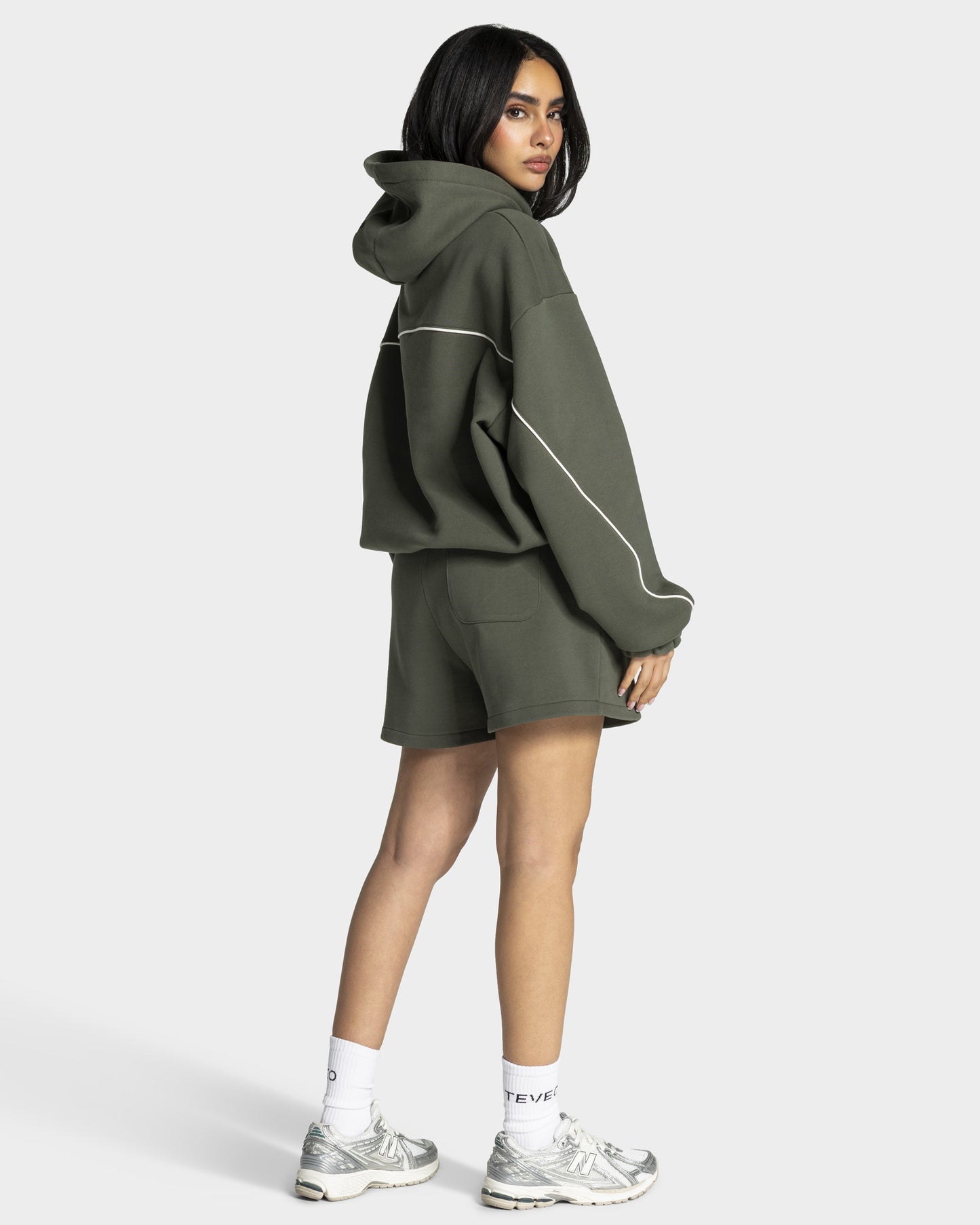 Contrastline Oversized Shorts ‘Khaki’