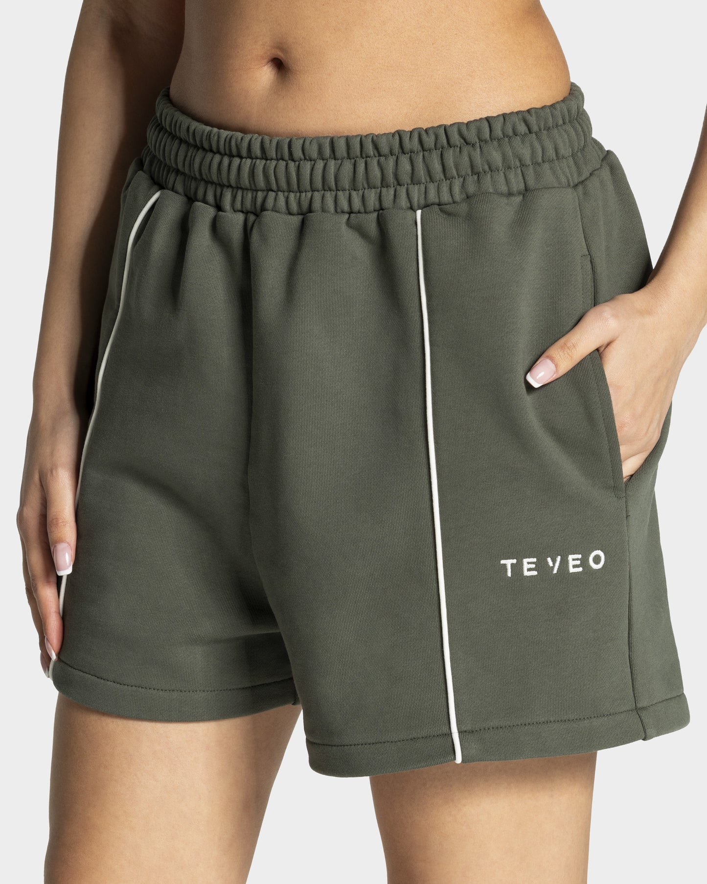 Contrastline Oversized Shorts ‘Khaki’