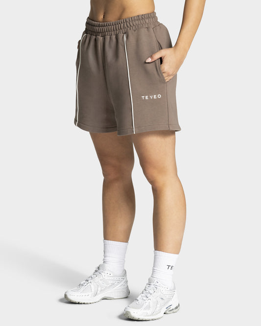 Contrastline Oversized Shorts ‘Mocha’