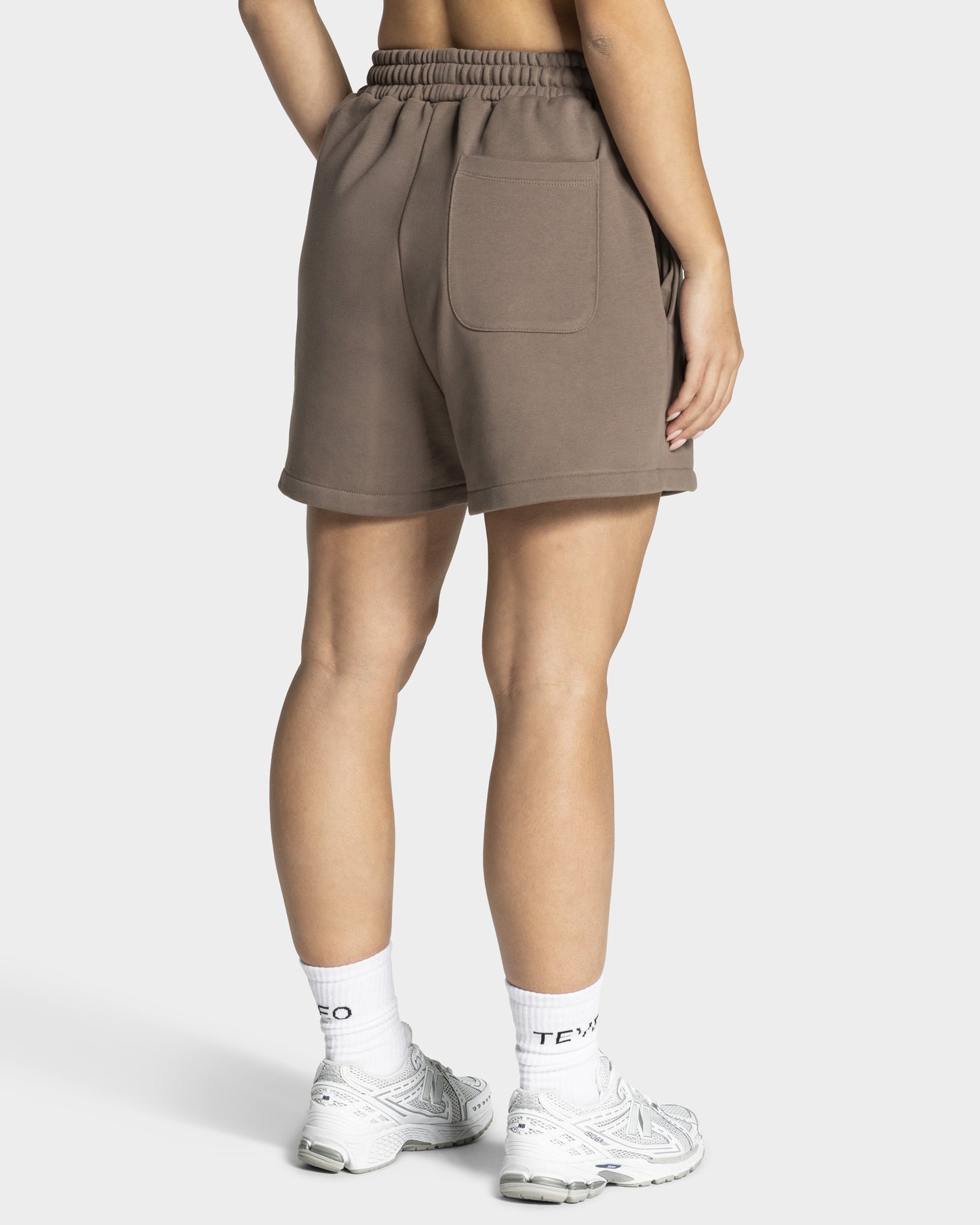 Contrastline Oversized Shorts ‘Mocha’