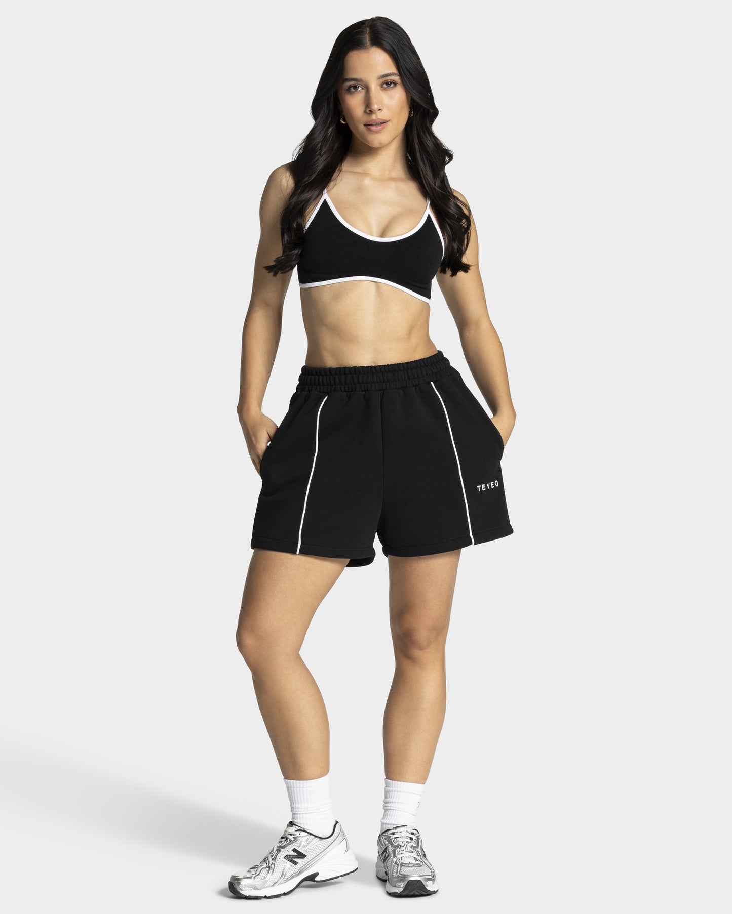 Shorts oversize Contrastline “Nero"