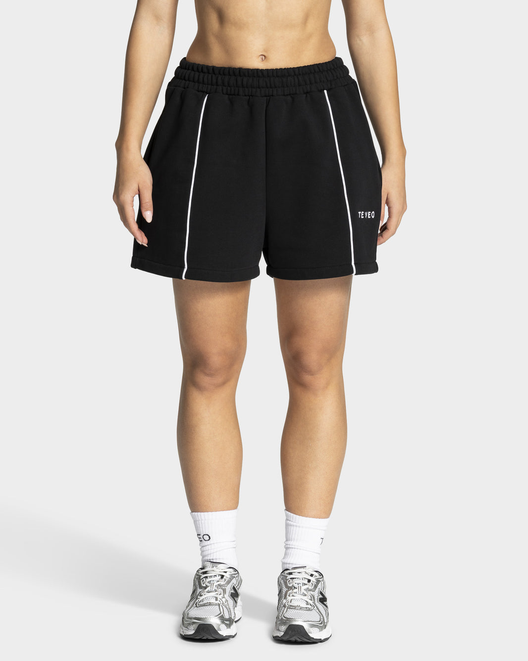 Contrastline Oversized Shorts ‘Black’