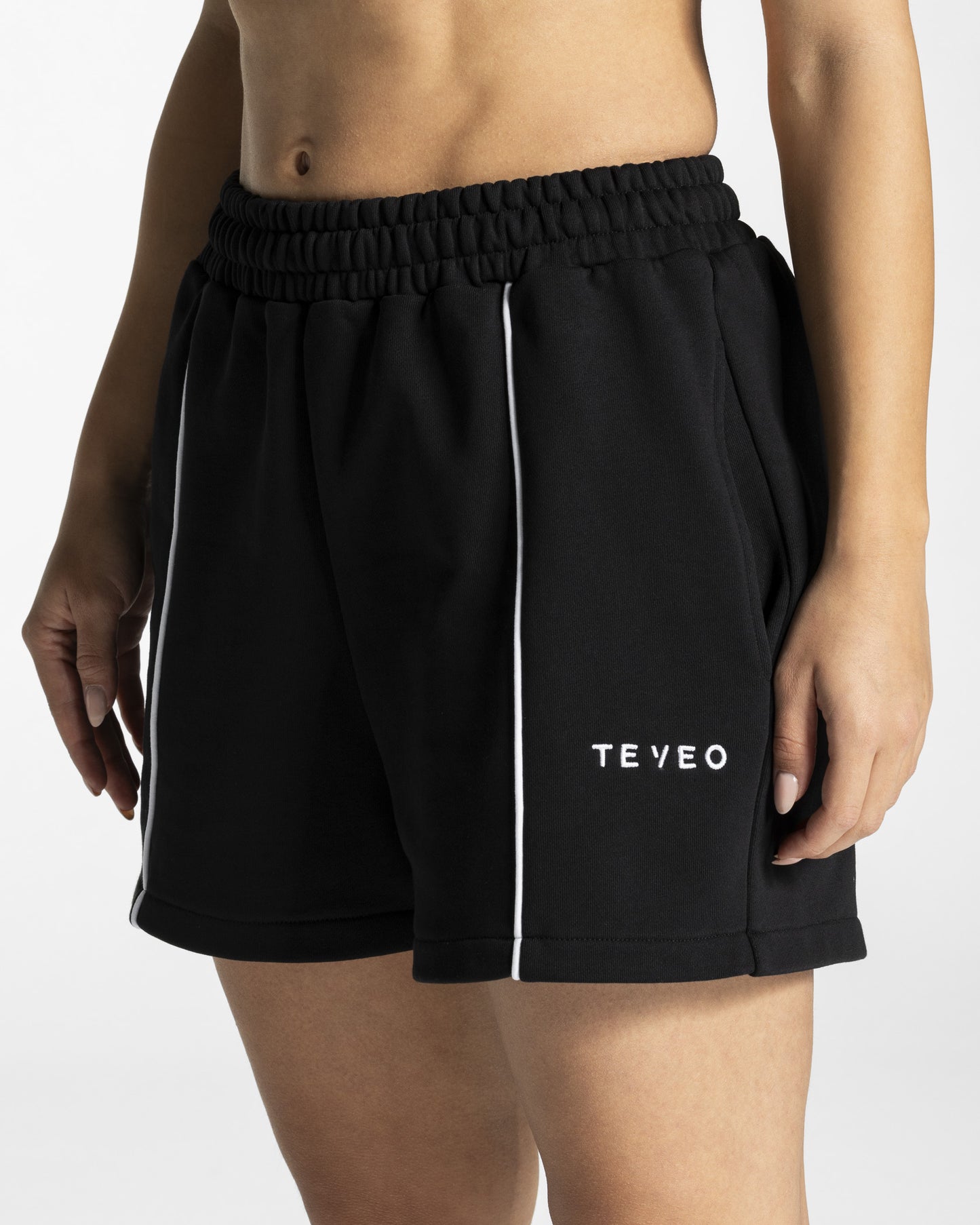 Contrastline Oversized Shorts ‘Black’