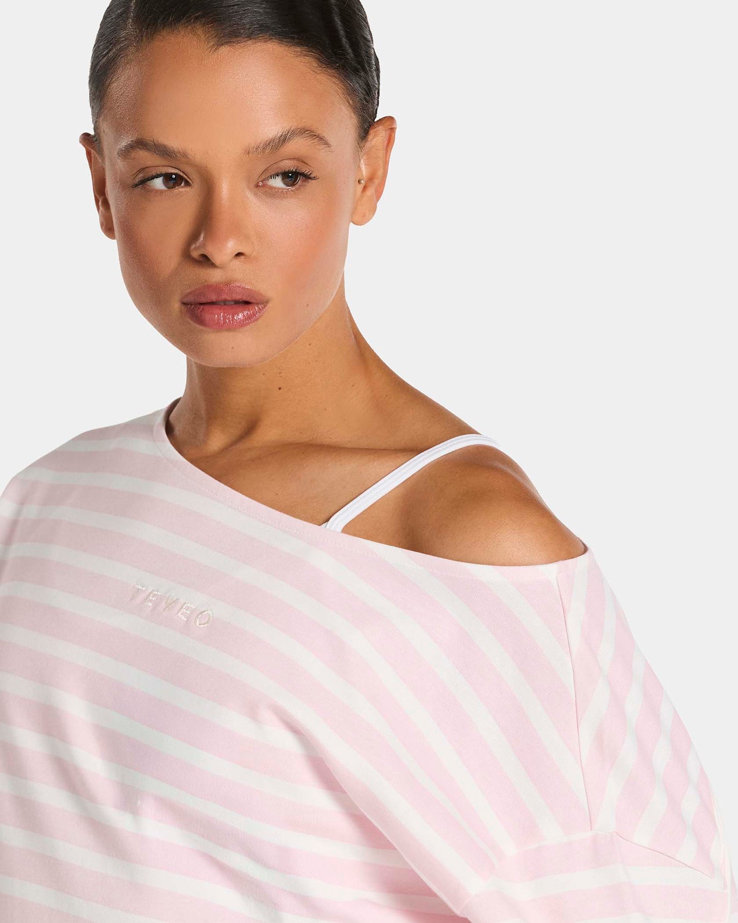 Contrastline Off-Shoulder Longsleeve ‘Blossom Stripe’
