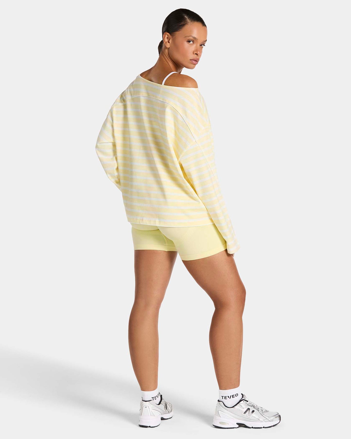 Contrastline Off-Shoulder Longsleeve ‘Butter Yellow Stripe’