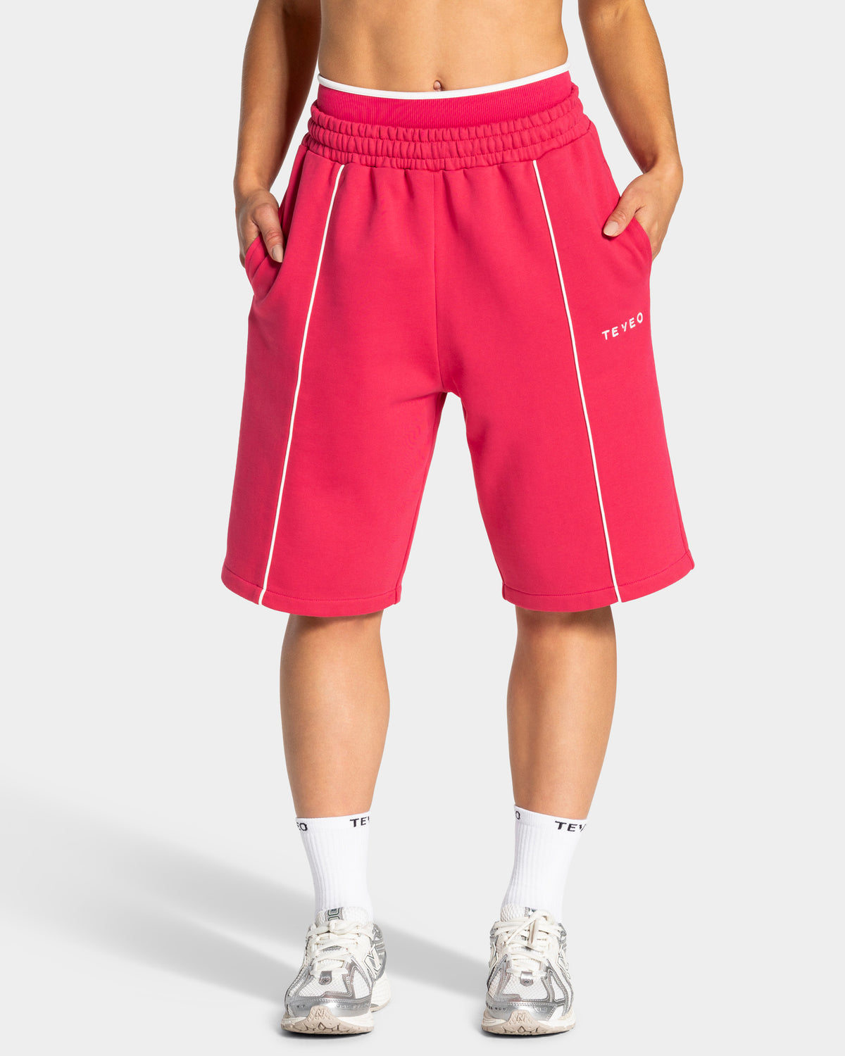 Contrastline Oversized Jorts ‘Berry’