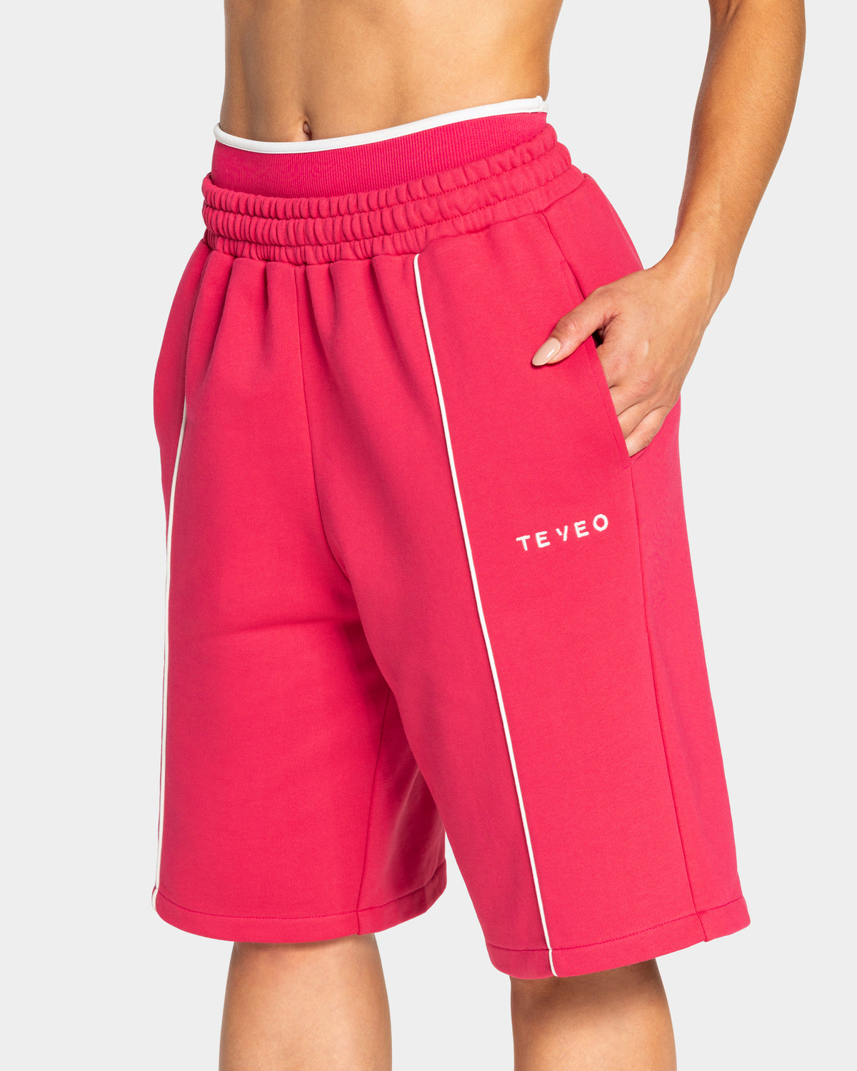 Contrastline Oversized Jorts ‘Berry’