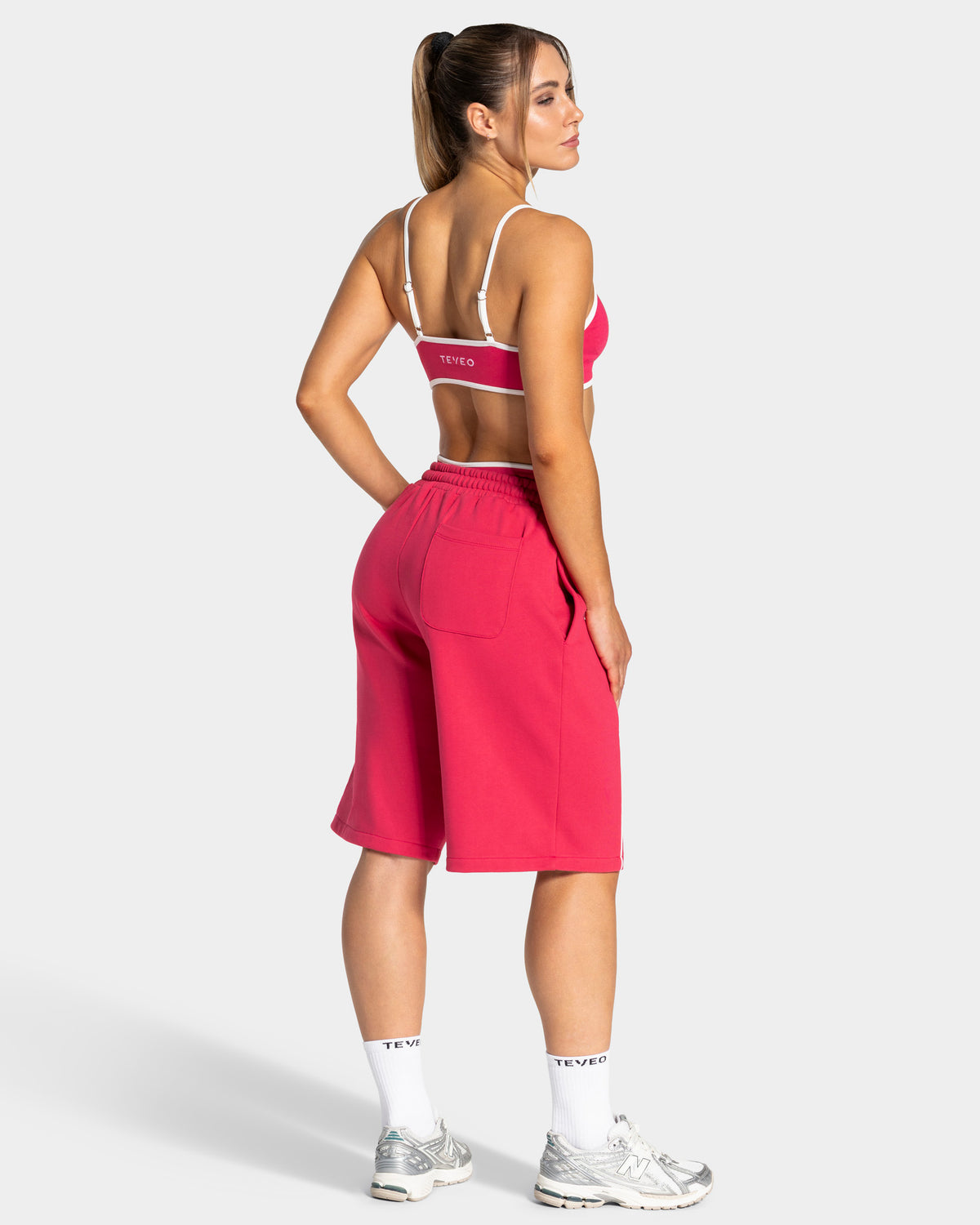 Contrastline Oversized Jorts ‘Berry’