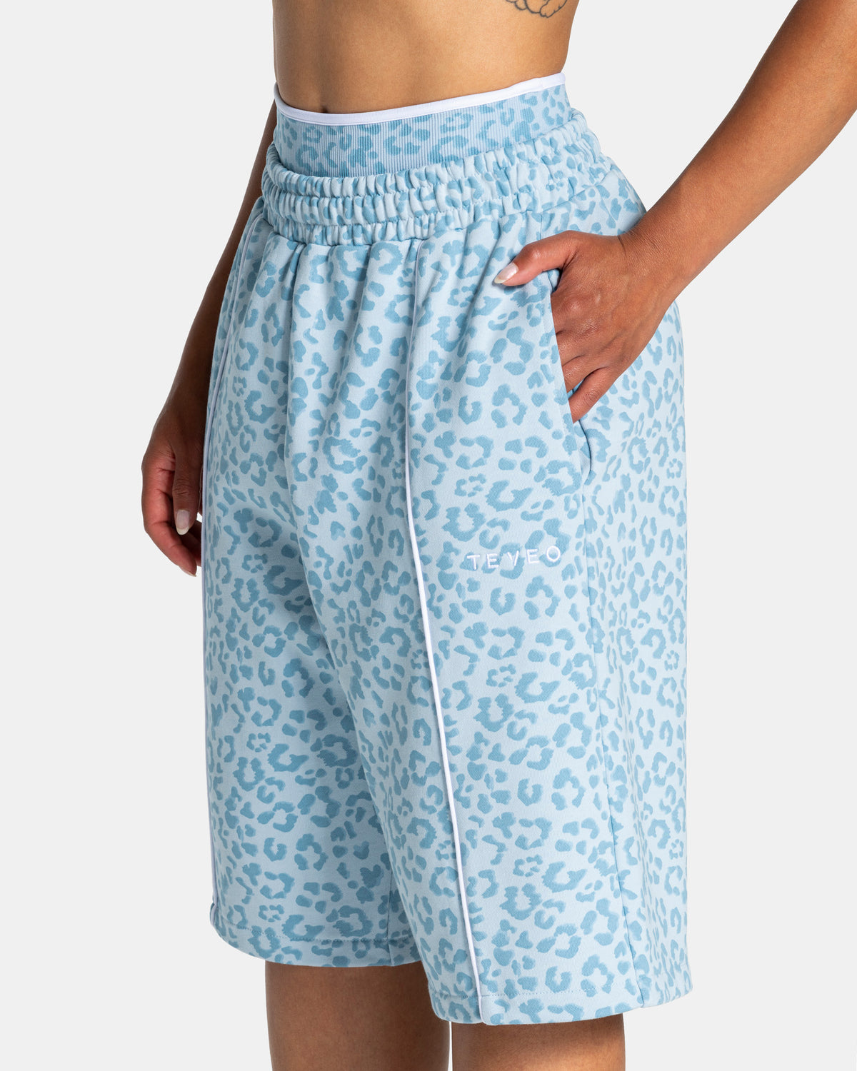 Contrastline Oversized Jorts ‘Baby Blue Leopard’