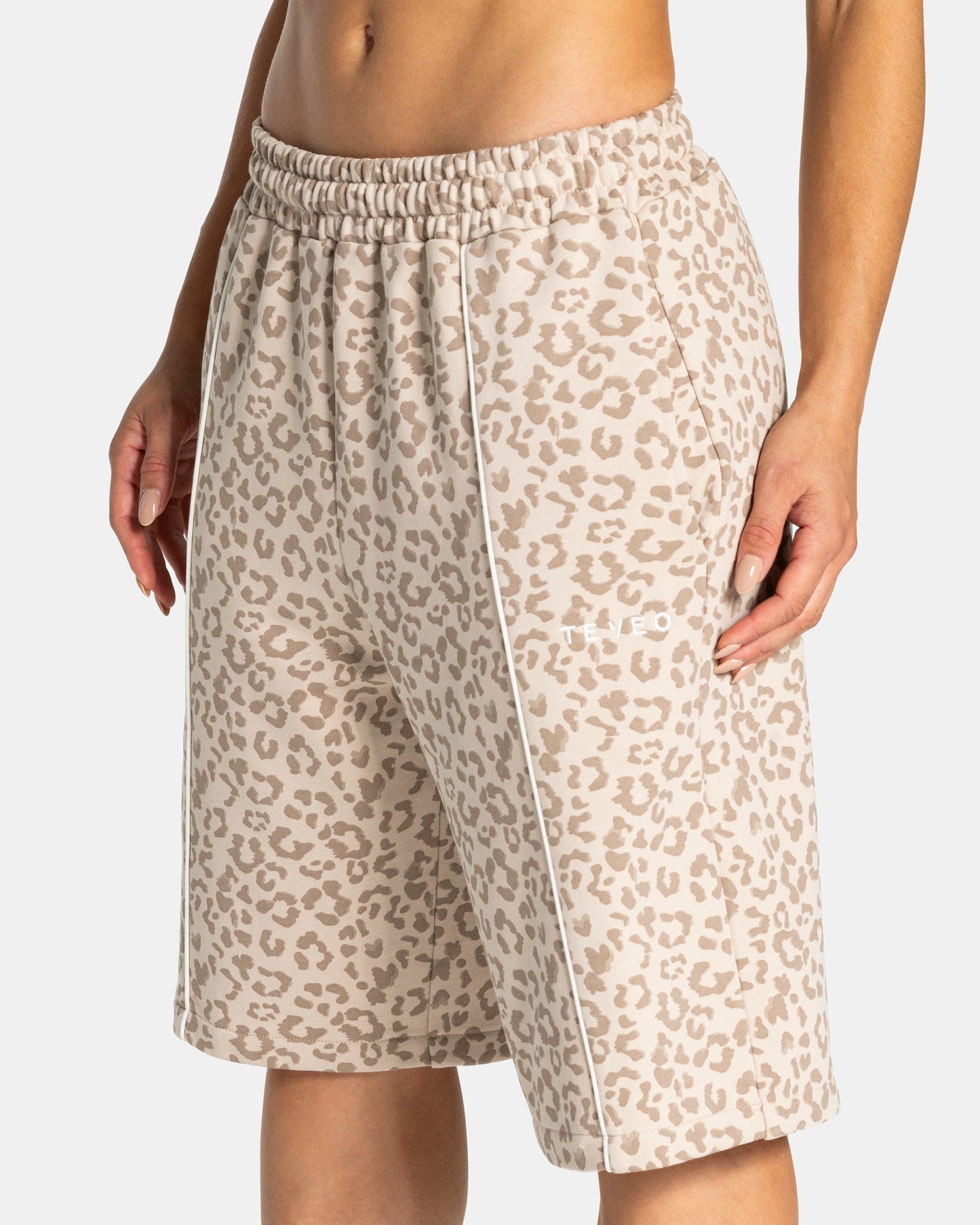 Contrastline Oversized Jorts ‘Cream Leopard’