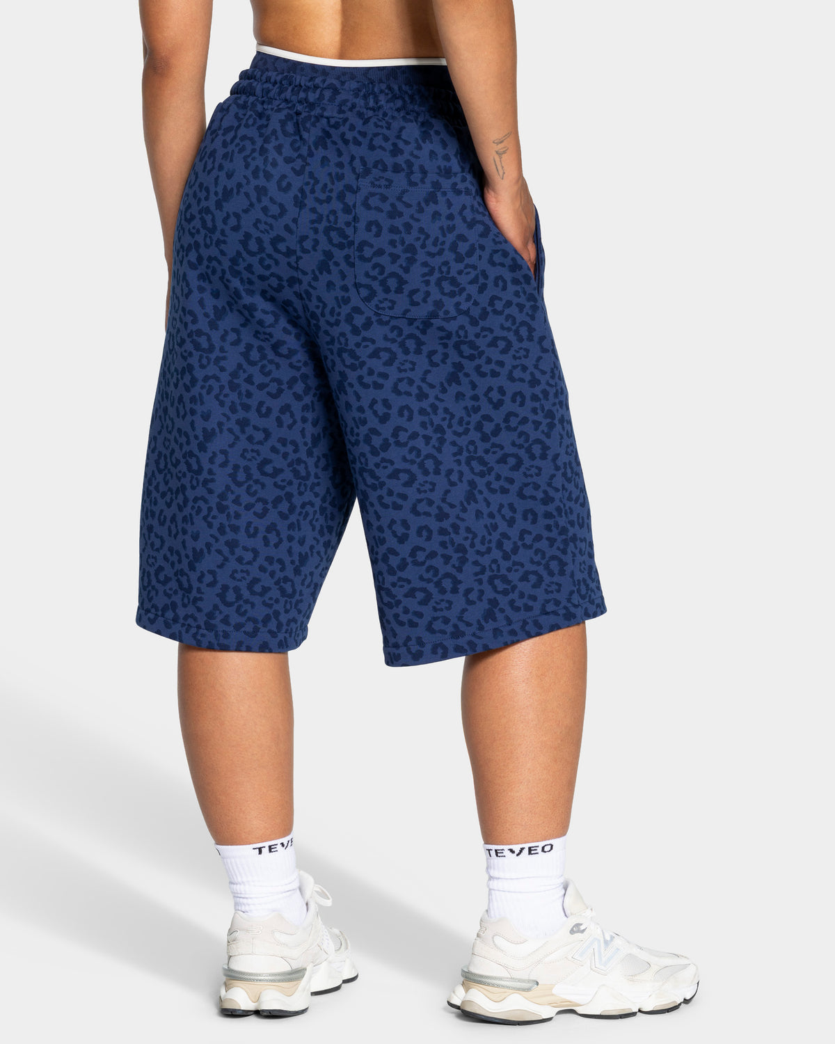 Contrastline Oversized Jorts ‘Dark Blue Leopard’