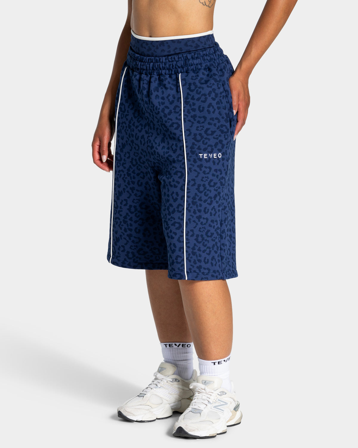 Contrastline Oversized Jorts ‘Dark Blue Leopard’