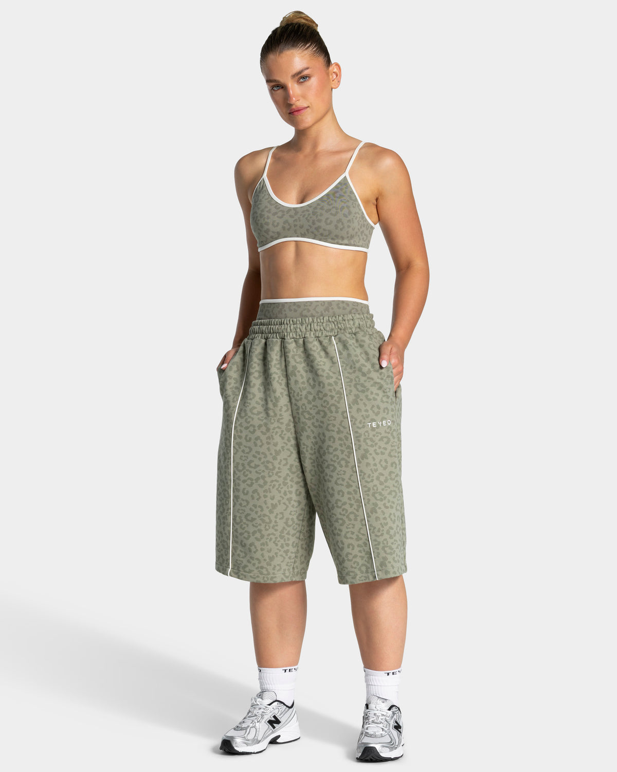 Contrastline Oversized Jorts ‘Khaki Leopard’