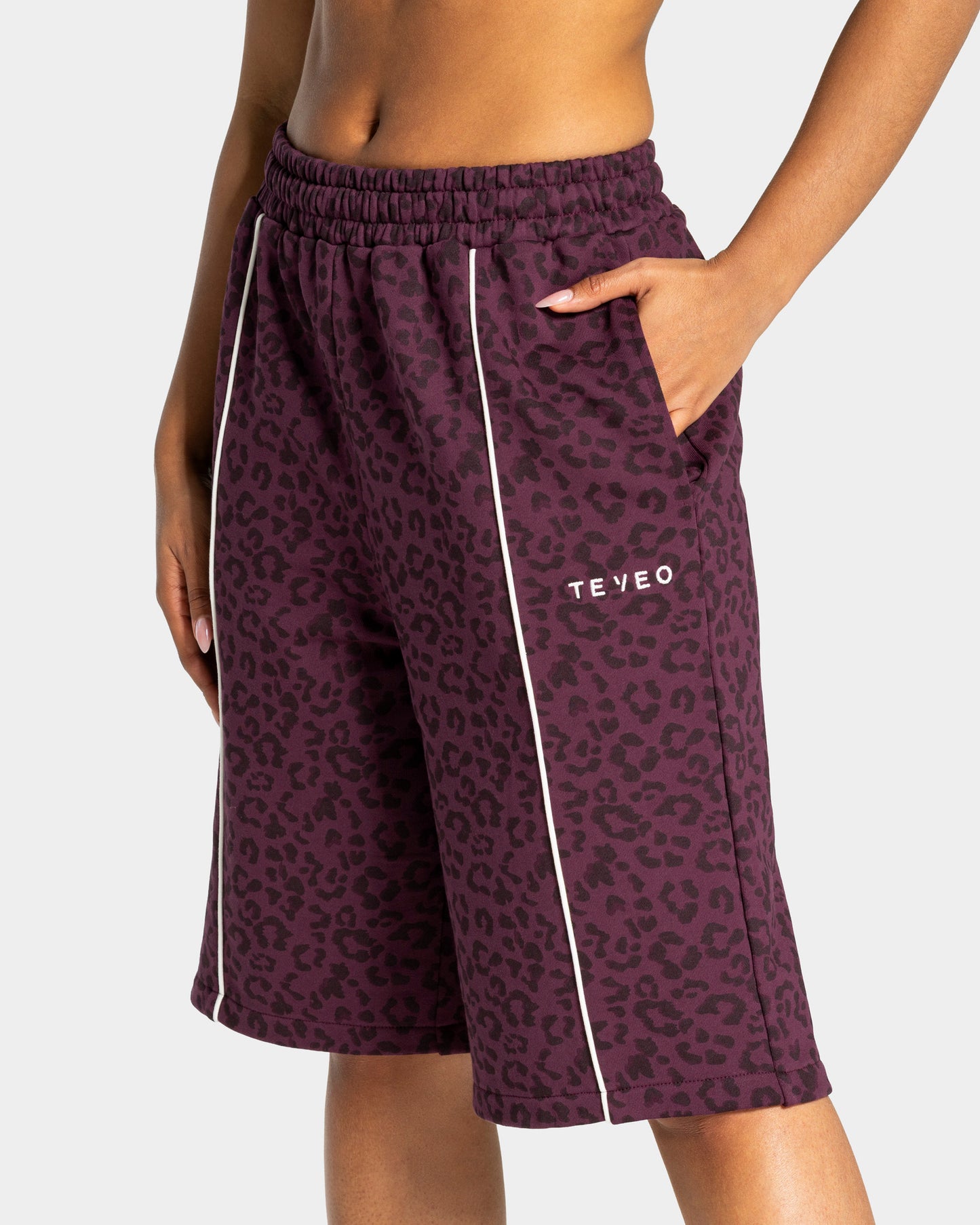 Jorts oversize Contrastline “Stampa leopardata Merlot"