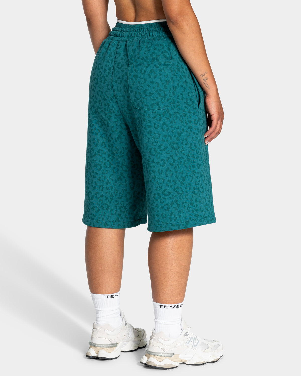 Bermudas oversize Contrastline «leopardo petróleo»