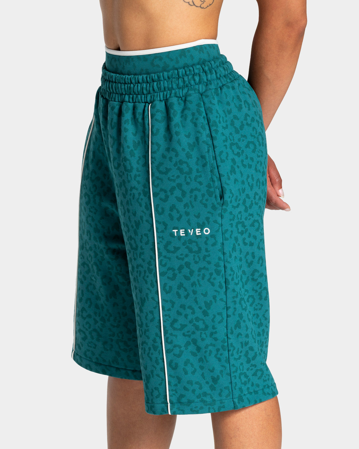 Bermudas oversize Contrastline «leopardo petróleo»