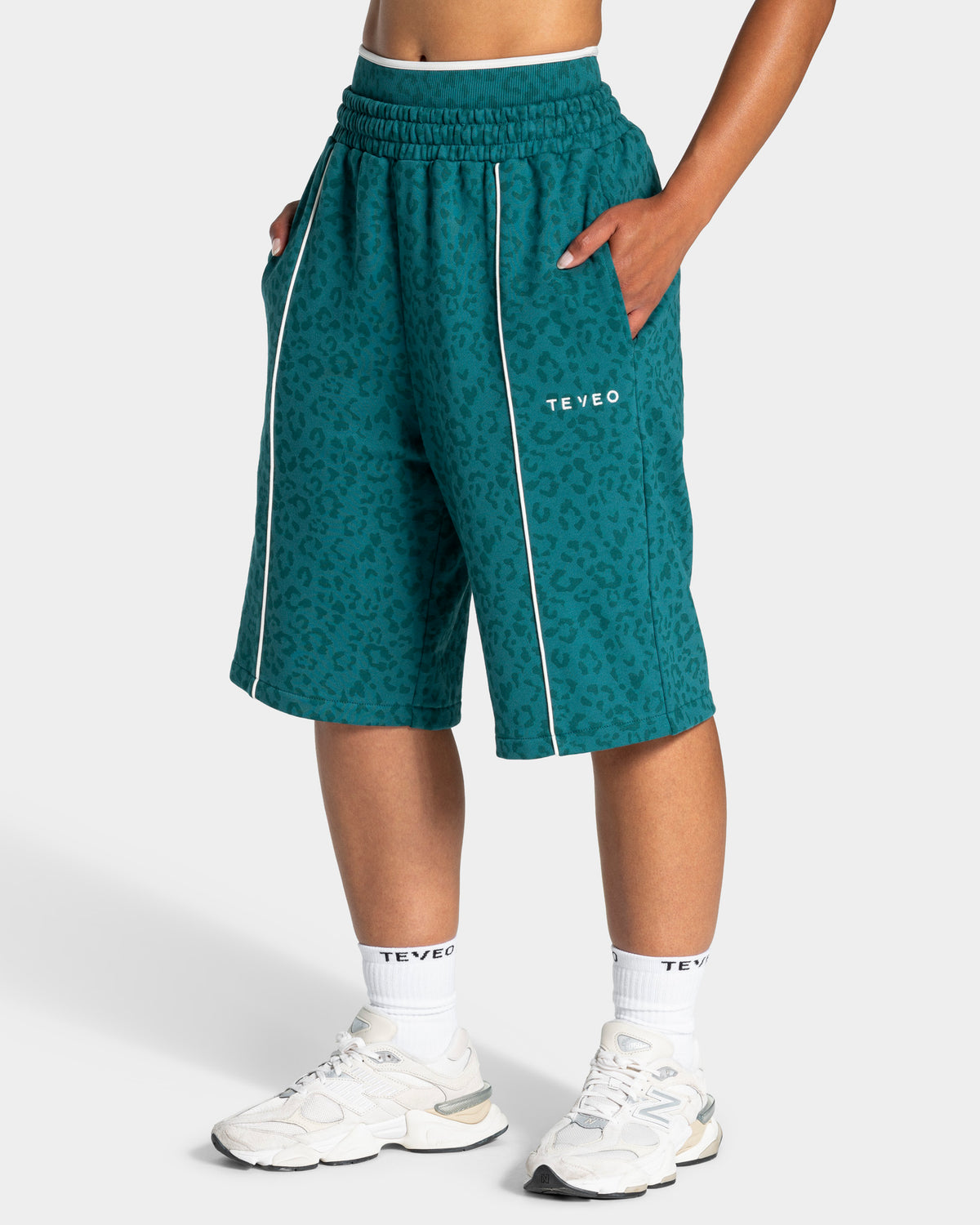 Bermudas oversize Contrastline «leopardo petróleo»