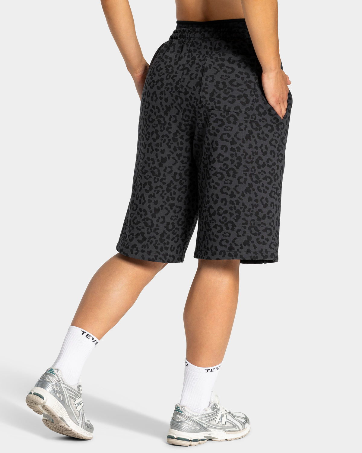 Contrastline Oversized Jorts ‘Black Leopard’