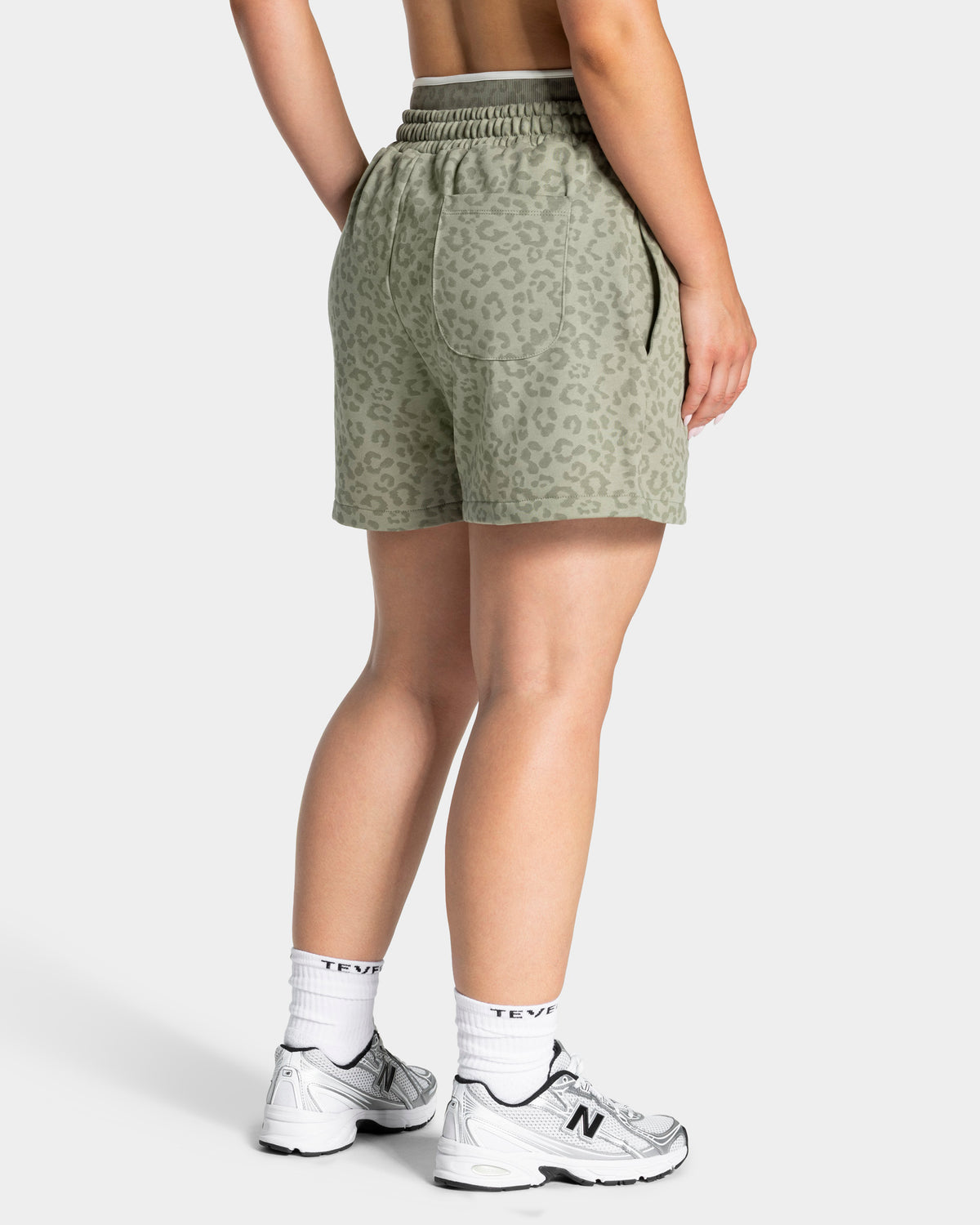 Contrastline Oversized Shorts ‘Khaki Leopard’