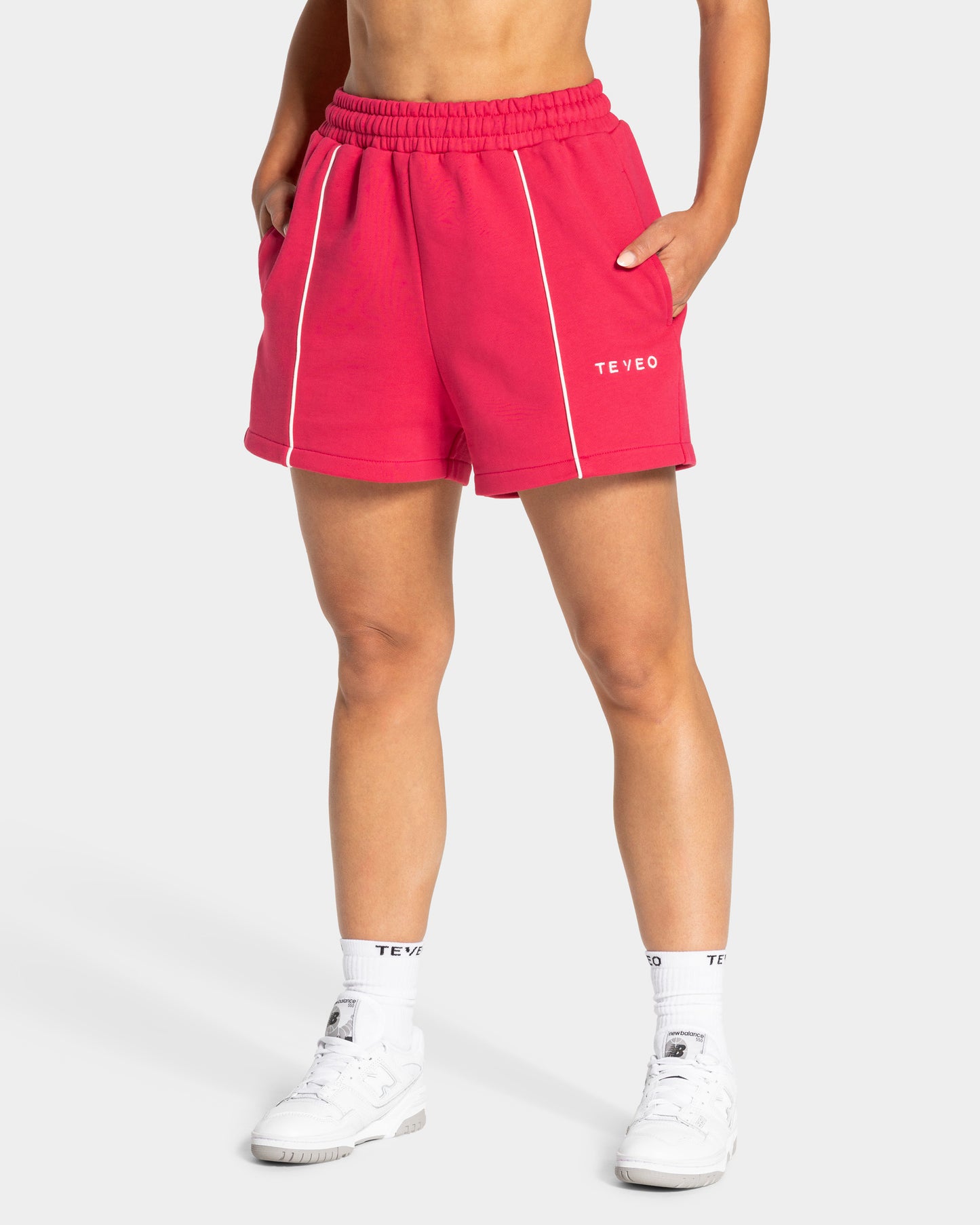 Contrastline Oversized Shorts ‘Berry’