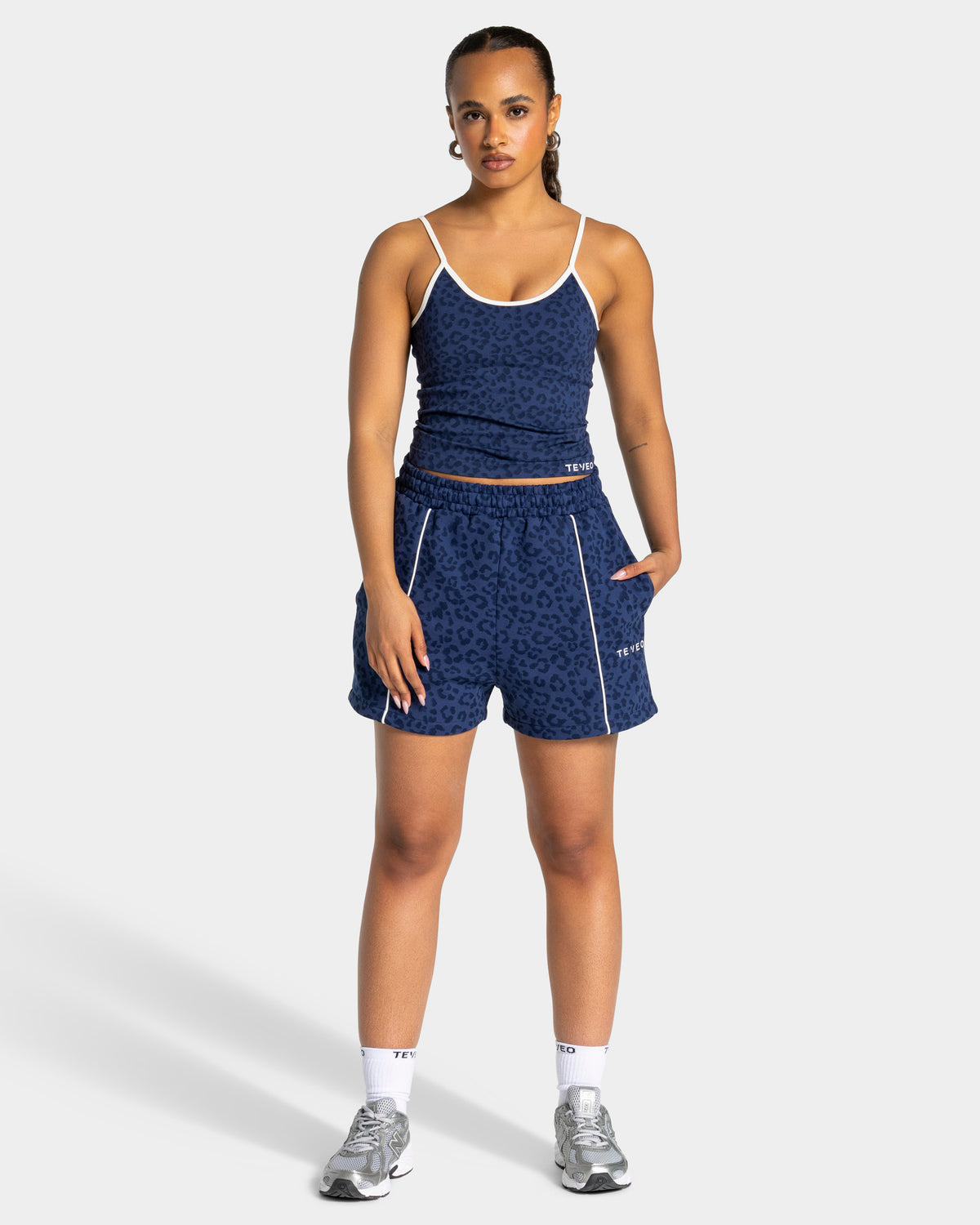 Contrastline Oversized Shorts ‘Dark Blue Leopard’