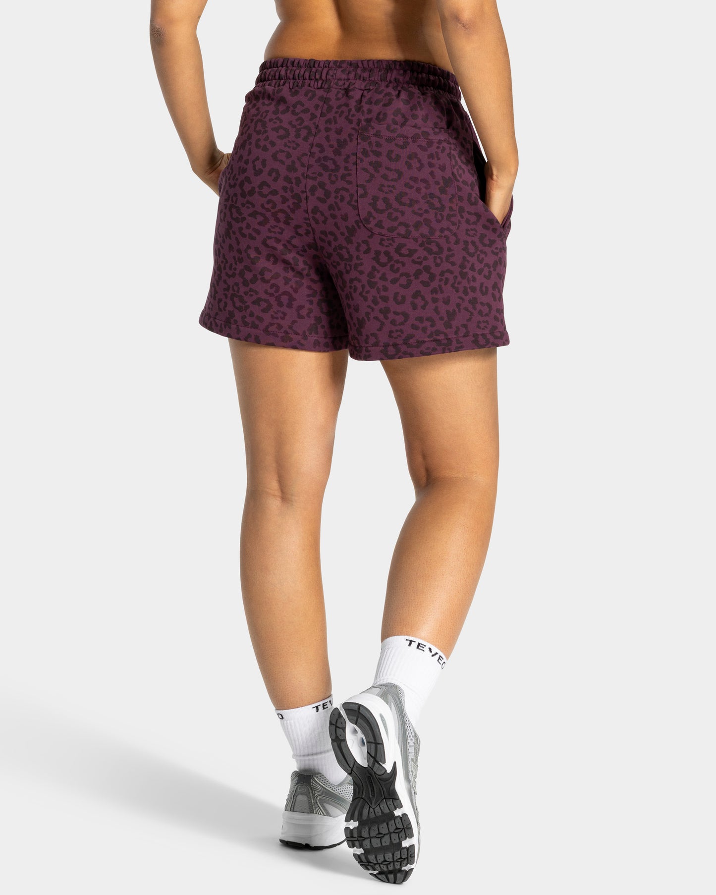 Shorts oversize Contrastline “Stampa leopardata di colore Merlot"