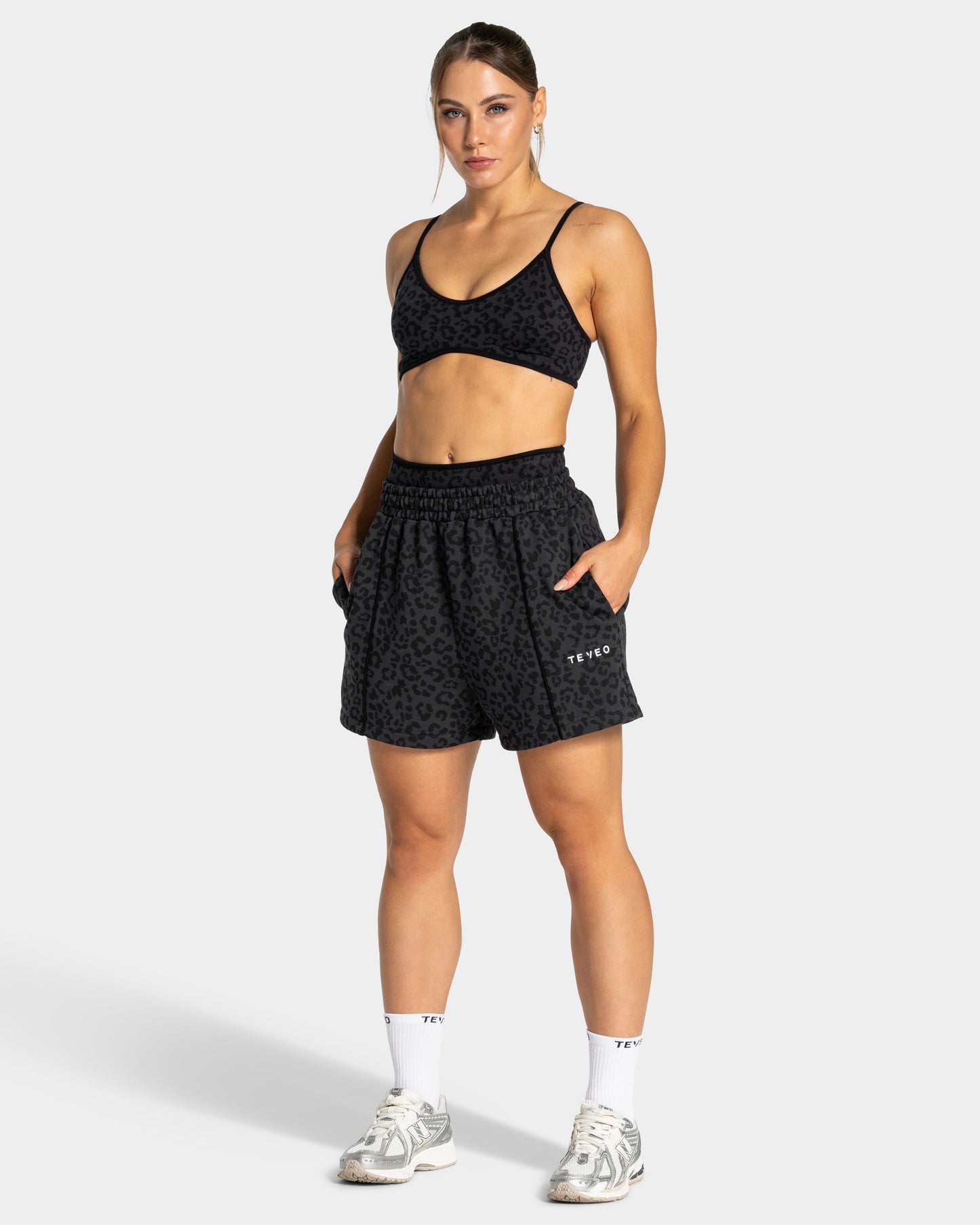 Contrastline Oversized Shorts ‘Black Leopard’