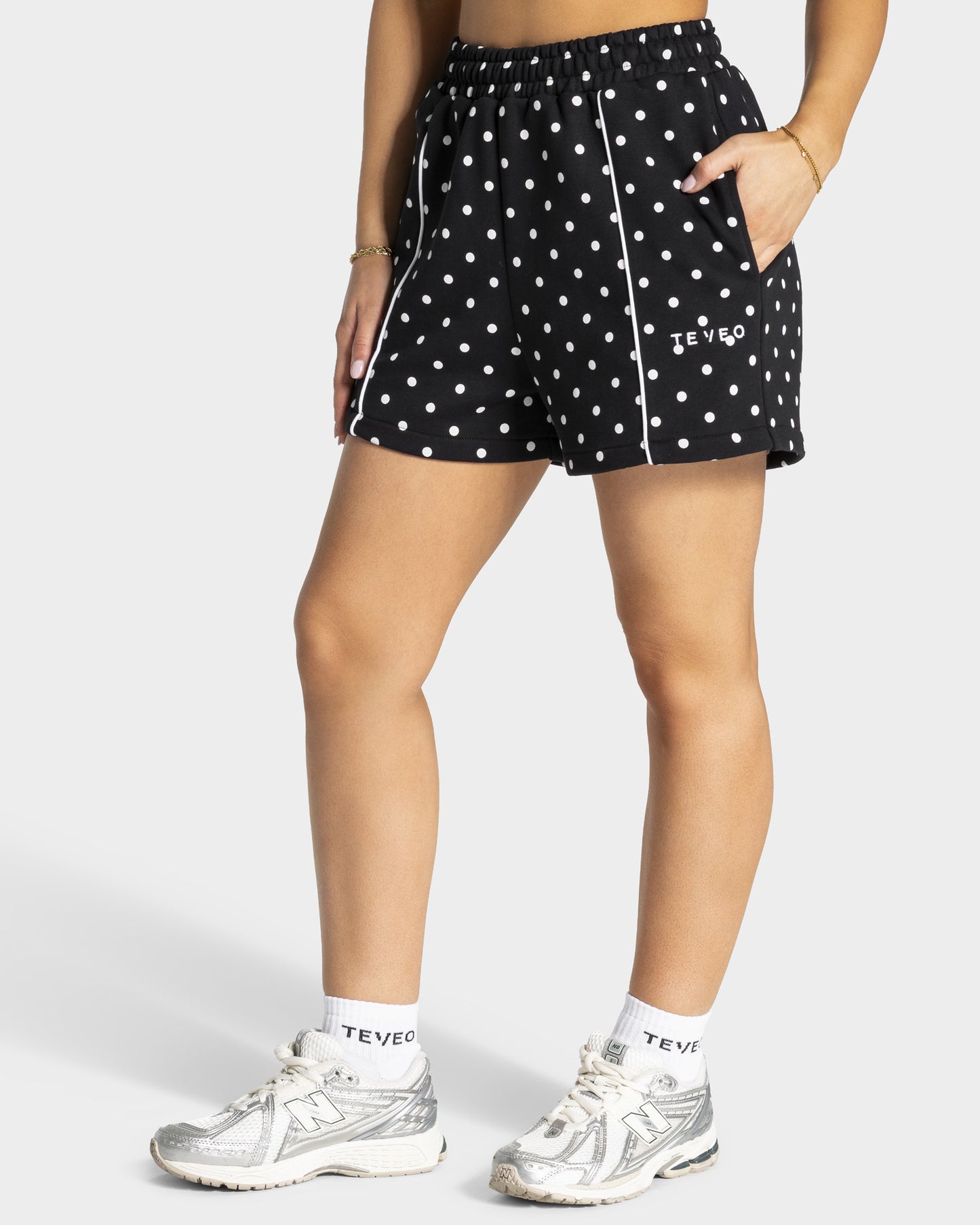 Contrastline Oversized Shorts ‘Black Polka Dot’