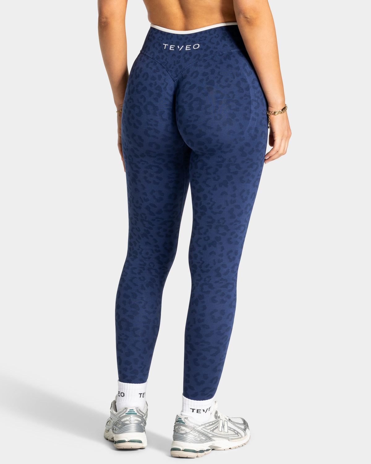 Contrastline Sculpt Scrunch Leggings ‘Dark Blue Leopard’