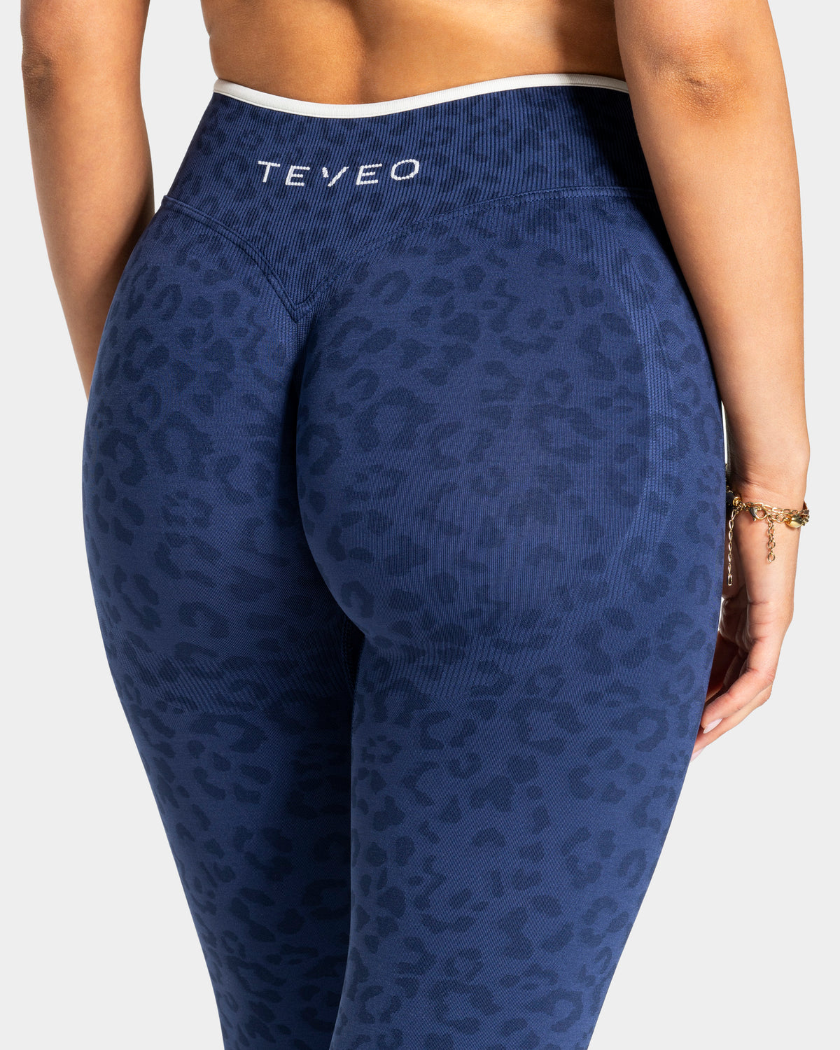 Contrastline Sculpt Scrunch Leggings ‘Dark Blue Leopard’