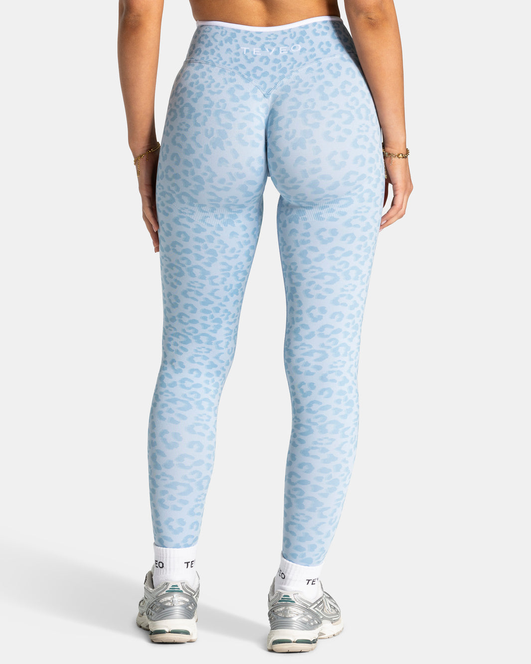Contrastline Sculpt Scrunch Leggings ‘Baby Blue Leopard’