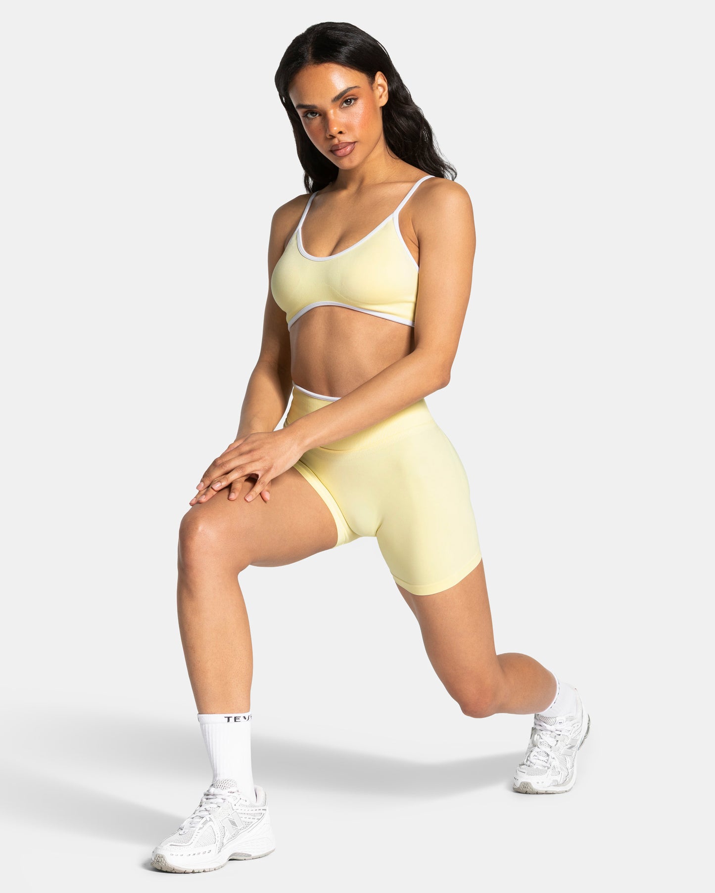 Contrastline Sculpt Scrunch Shorts ‘Butter Yellow’