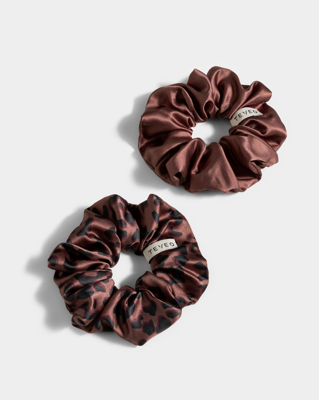 Scrunchies Contrastline (set da 2) “Stampa leopardata Espresso"