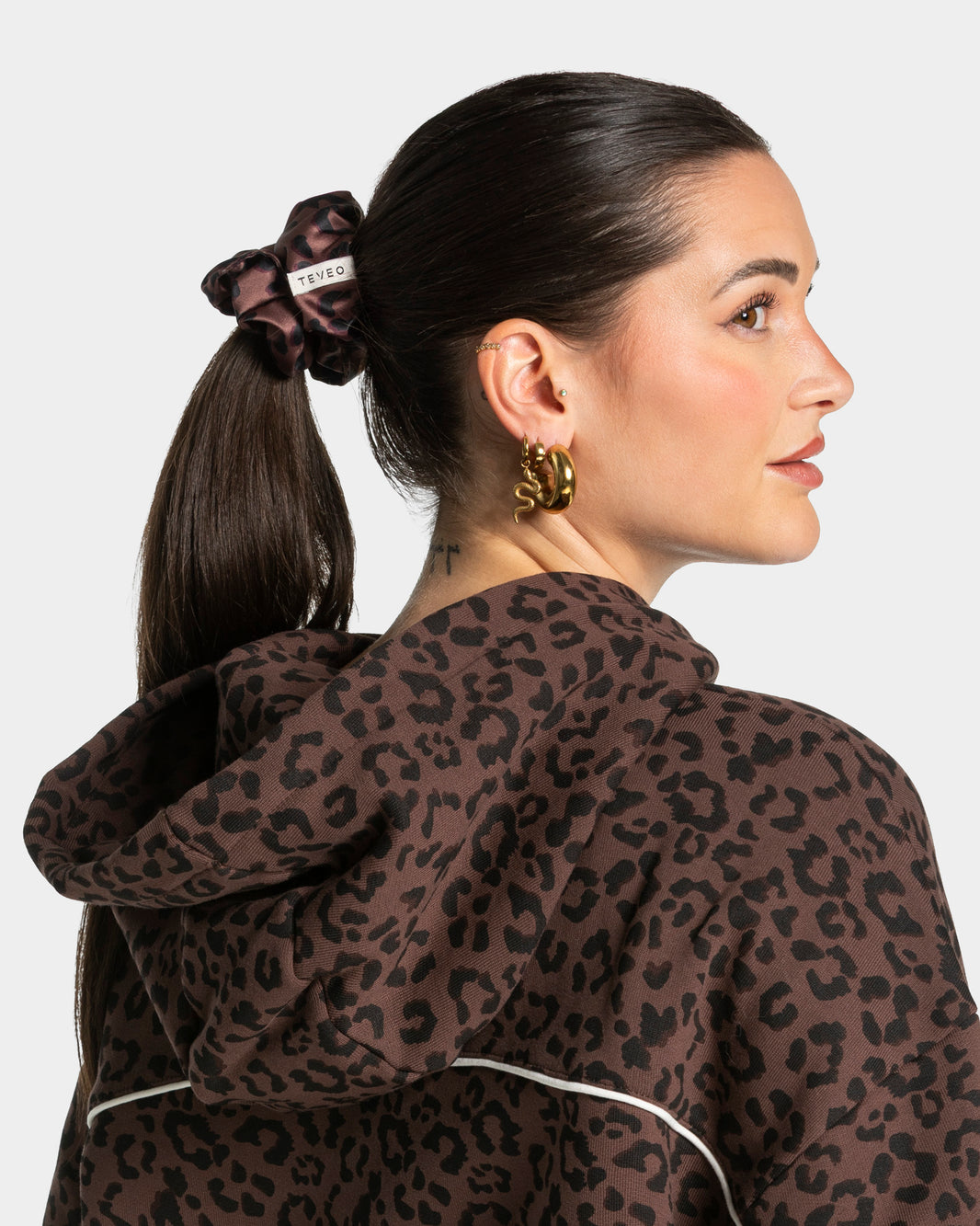Scrunchies Contrastline (set da 2) “Stampa leopardata Espresso"