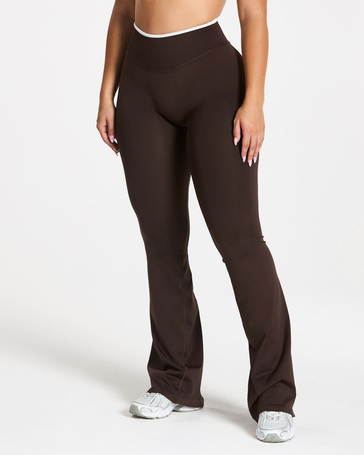 Contrastline Sculpt Scrunch Flared Leggings Regular "Espresso"