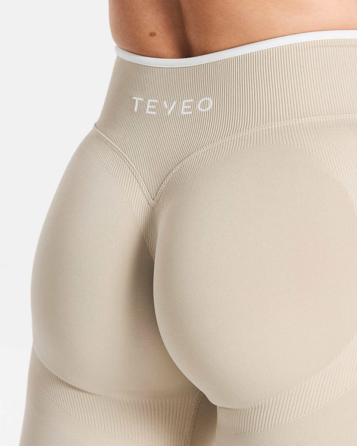 Contrastline Sculpt Scrunch Flared Leggings Tall "Cream"