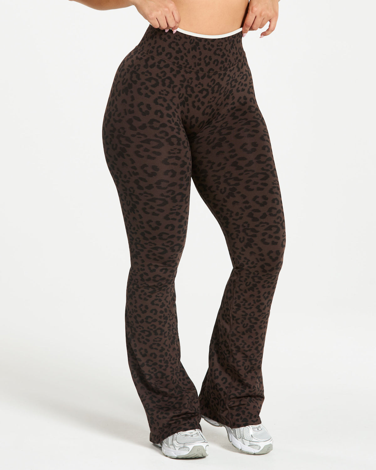 Contrastline Sculpt Scrunch Flared Leggings – Regular ‘Espresso Leopard’