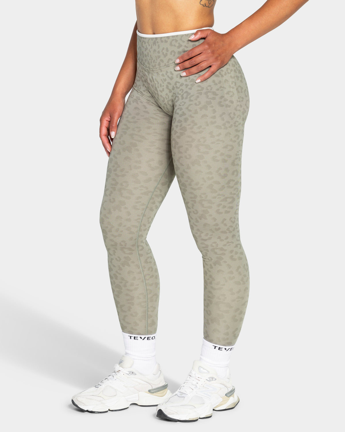 Leggings Sculpt Scrunch Contrastline “Stampa leopardo Cachi"