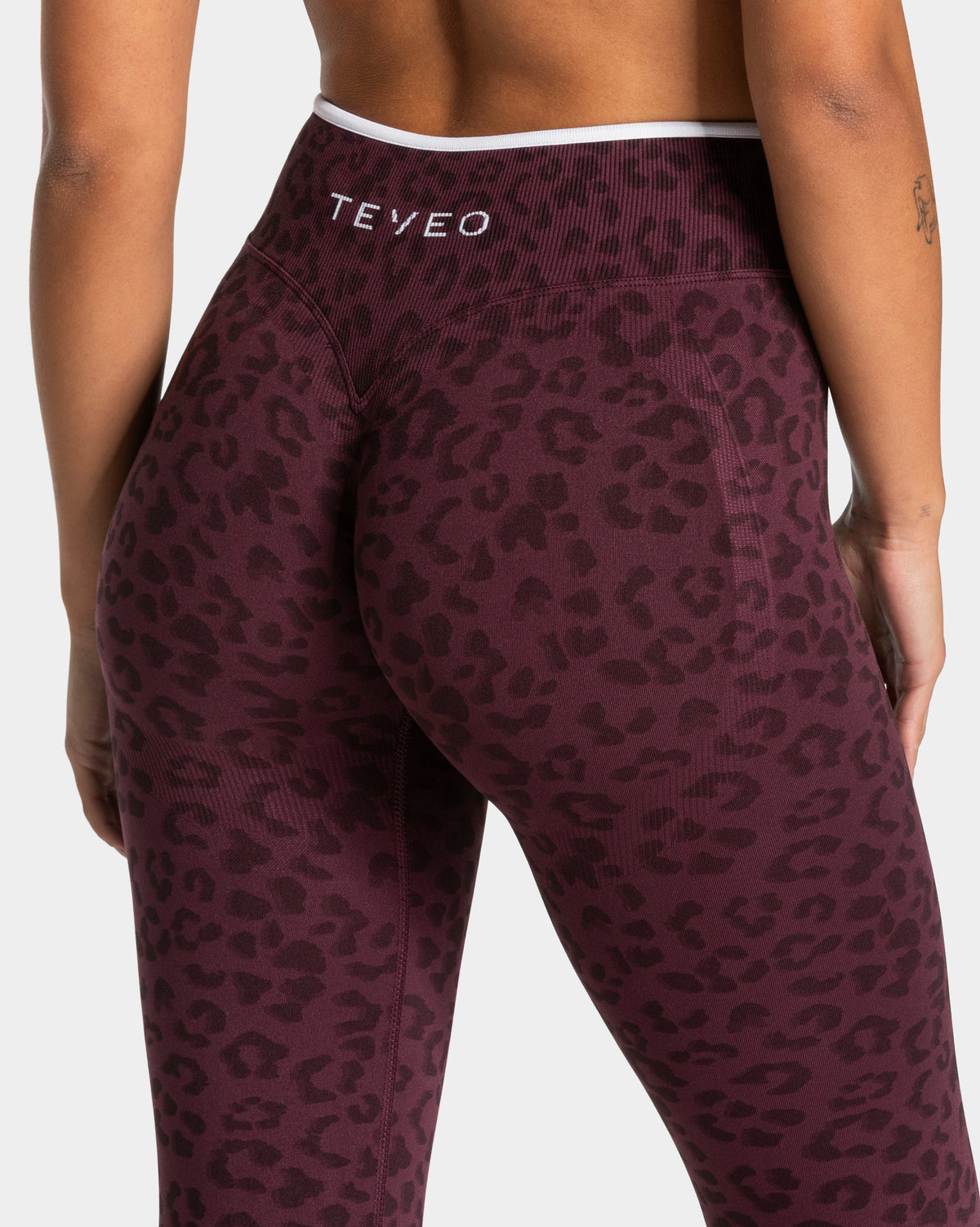 Contrastline Sculpt Scrunch Leggings ‘Merlot Leopard’