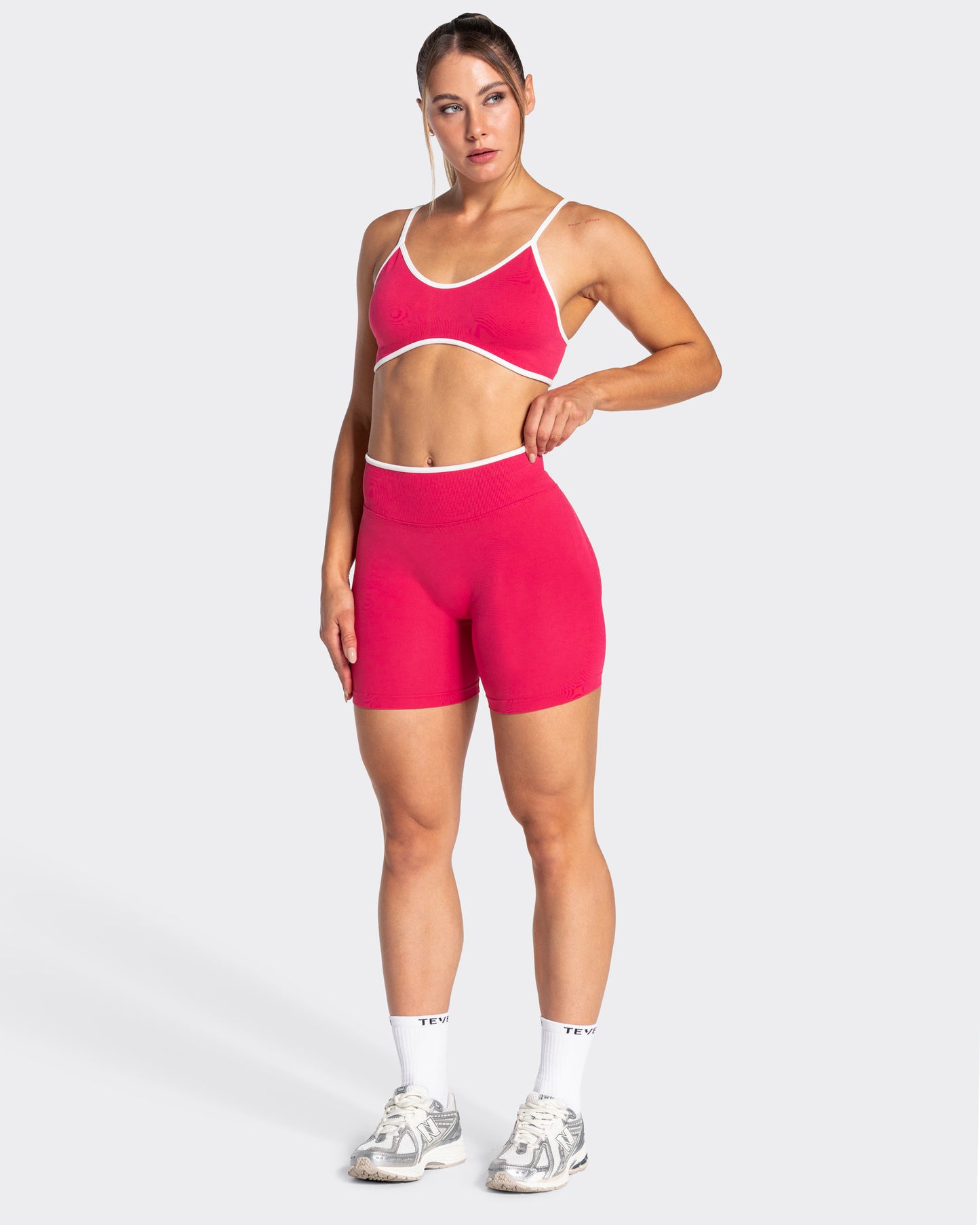 Contrastline Sculpt Scrunch Shorts ‘Berry’