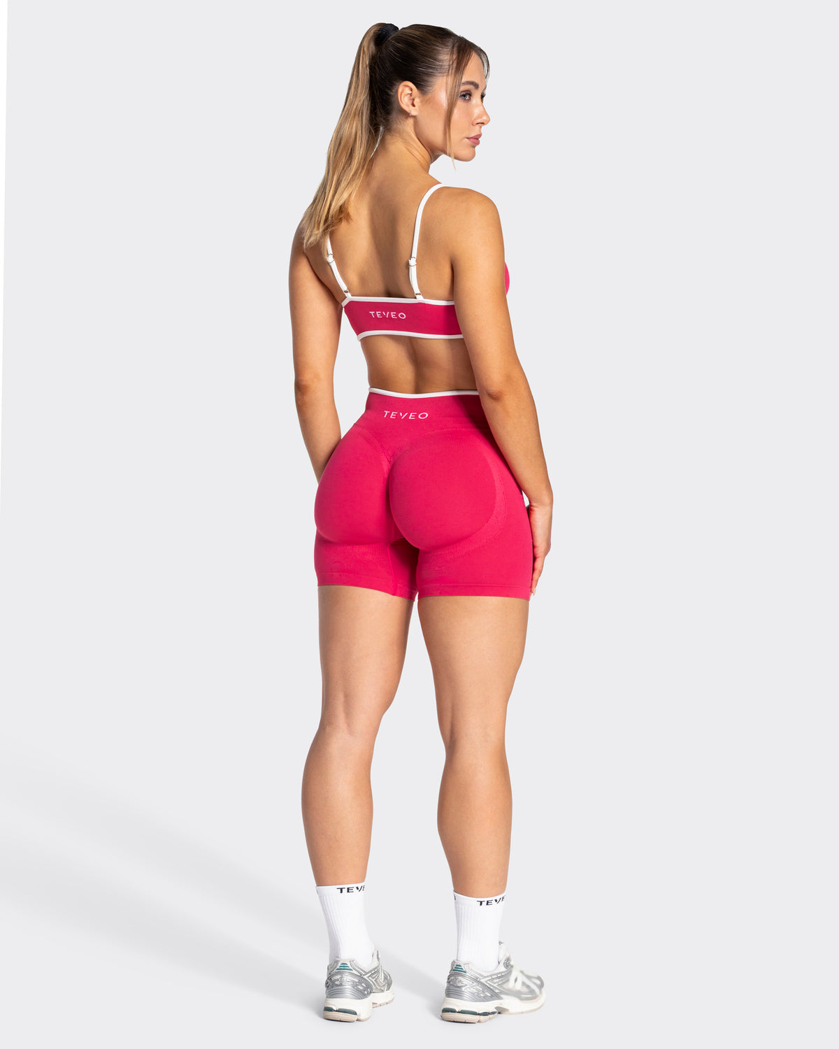 Contrastline Sculpt Scrunch Shorts ‘Berry’
