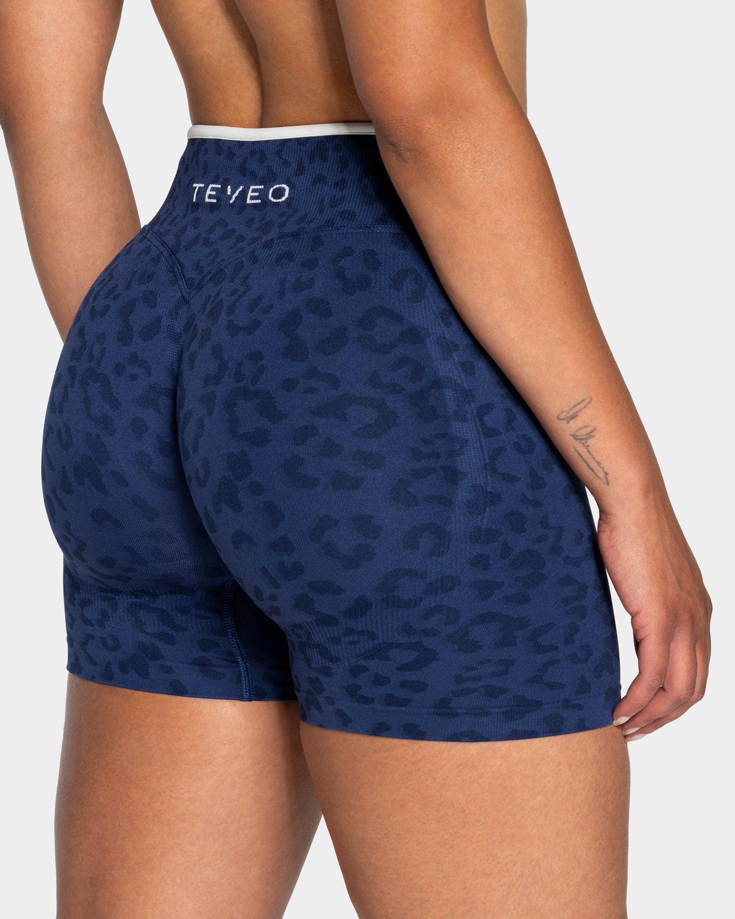 Shorts Sculpt Scrunch Contrastline “Stampa leopardo Blu Scuro"