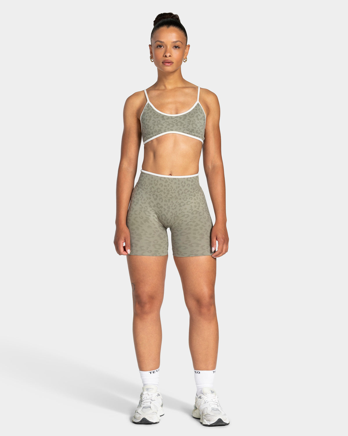 Contrastline Sculpt Scrunch Shorts ‘Khaki Leopard’