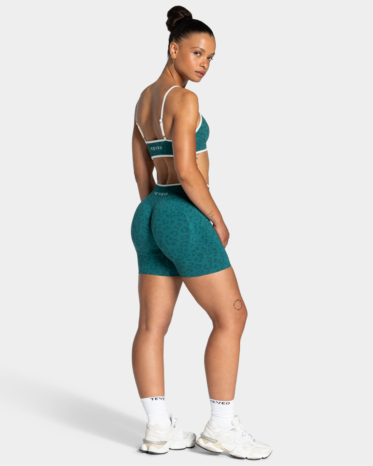 Contrastline Sculpt Scrunch Shorts ‘Petrol Leopard’