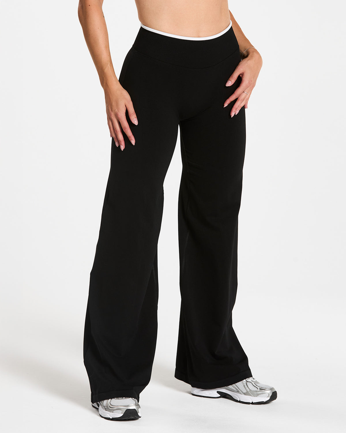 Contrastline Sculpt Scrunch Straight Leg Pants – Regular ‘Black’