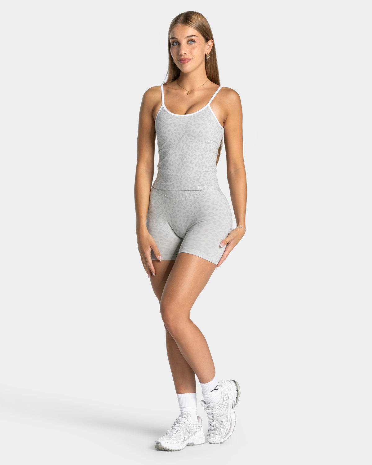 Contrastline Sculpt Scrunch Shorts ‘Light Grey Leopard’
