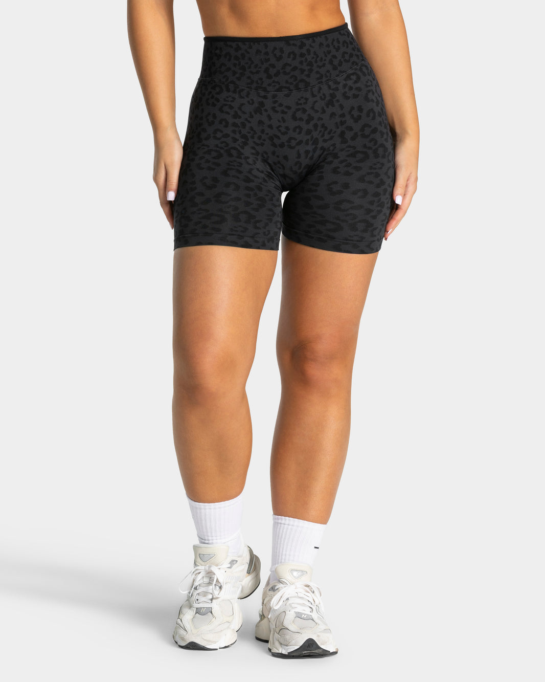Shorts Sculpt Scrunch Contrastline "Leo nero"