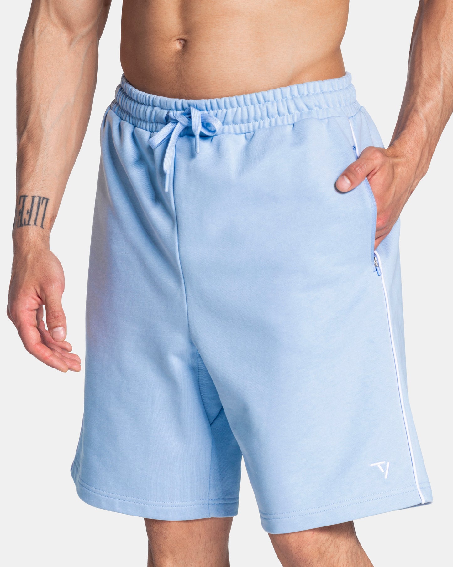 Contrastline Shorts "Babyblau"
