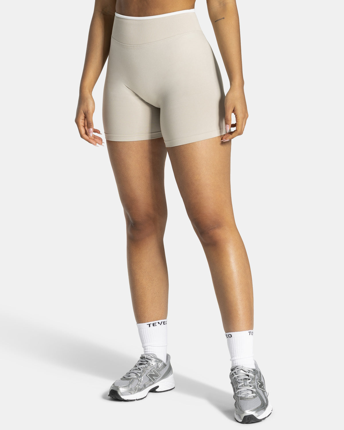 Contrastline Shorts ‘Cream’